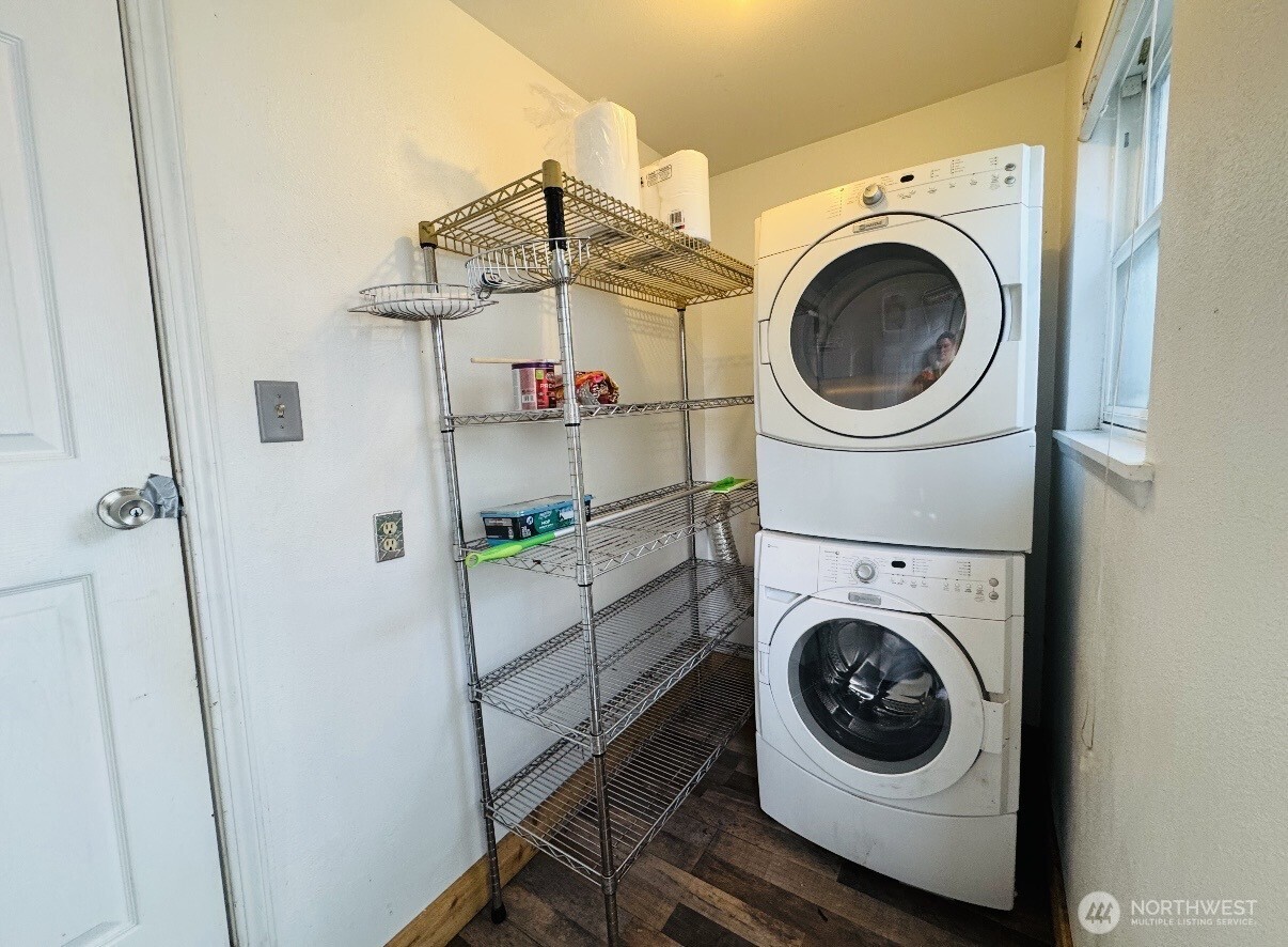 10645 21st Avenue Southwest Seattle, WA 98146 - Photo 13 of 27