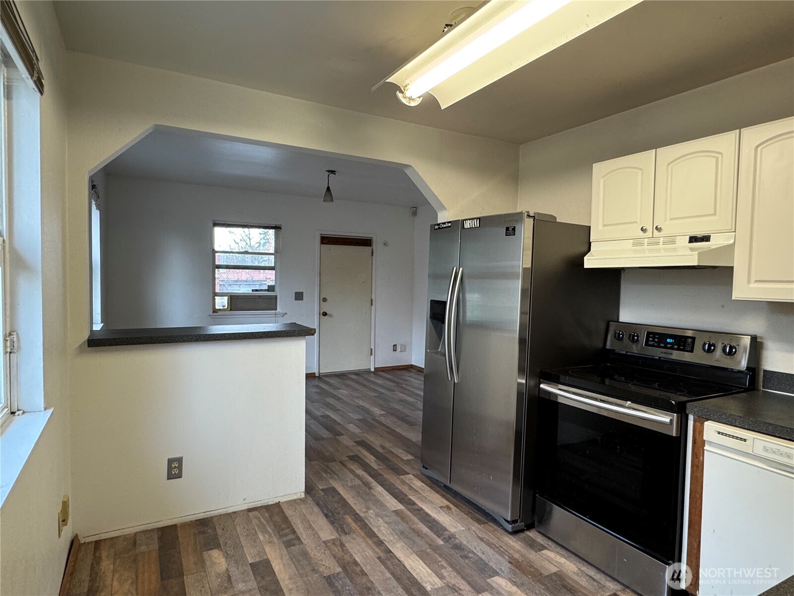 10645 21st Avenue Southwest Seattle, WA 98146 - Photo 5 of 27