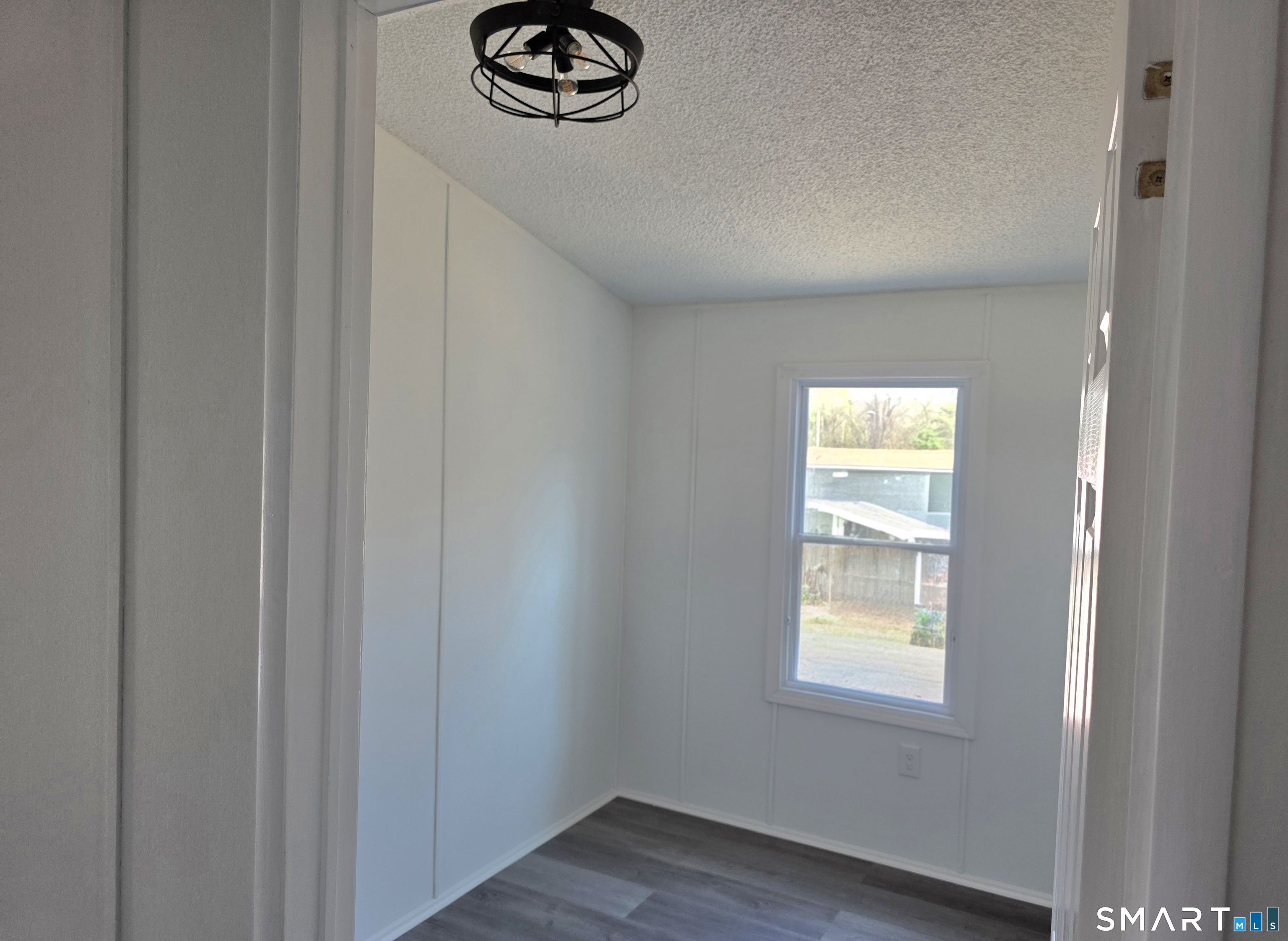 500 Washington Street, Unit 5 Middletown, CT 06457 - Photo 16 of 19 a view of an empty room and window