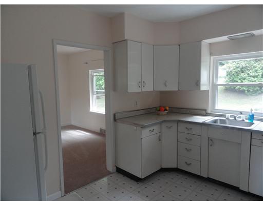 5752 Phillips Road Gibsonia, PA 15044 - Photo 15 of 18 Kitchen.