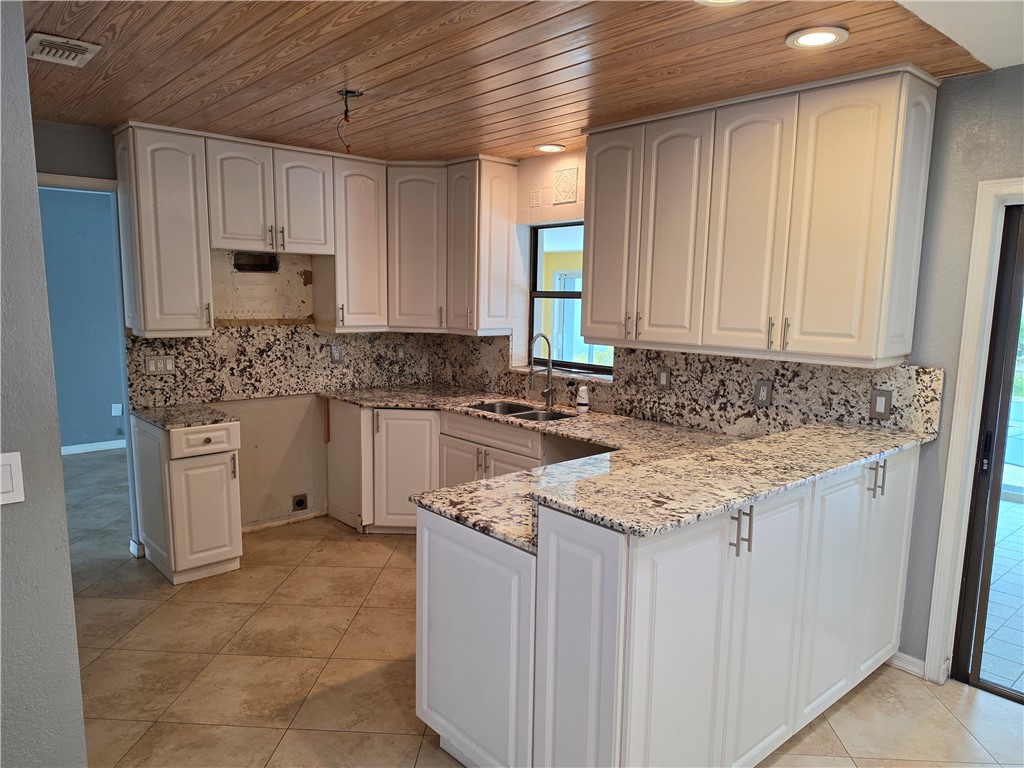 2080 Southeast Elmhurst Road Port St. Lucie, FL 34952 - Photo 2 of 23