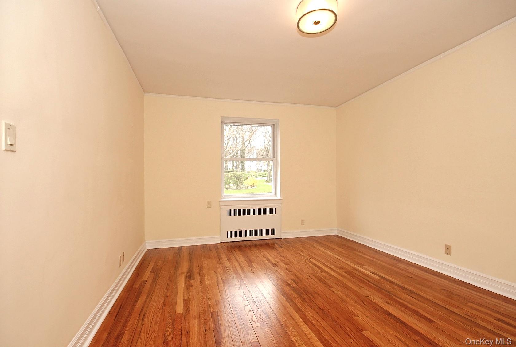 160 South Middle Neck Road, Unit 2H Great Neck, NY 11021 - Photo 10 of 12