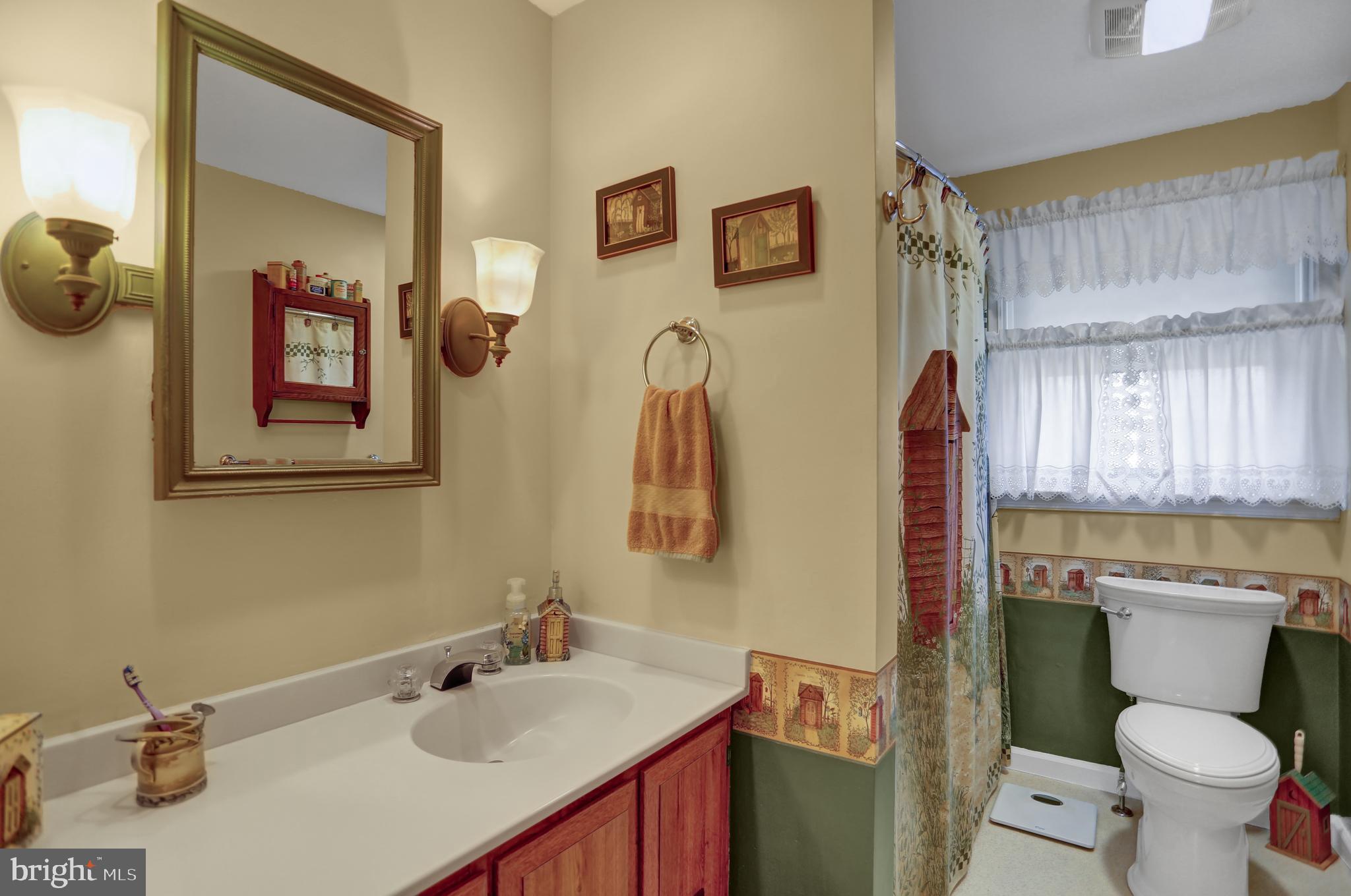 2409 Laurel Road Reading, PA 19609 - Photo 13 of 27 Gallery Image 13