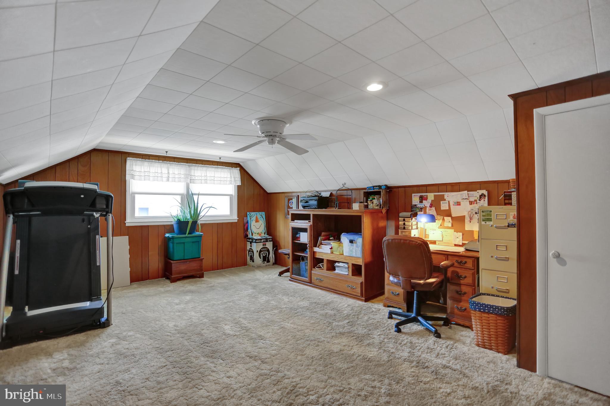 2409 Laurel Road Reading, PA 19609 - Photo 16 of 27 Gallery Image 16