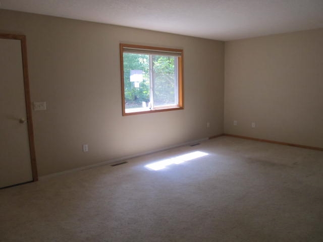 7655 Praha Street Interlochen, MI 49643 - Photo 3 of 18 1805560-2.JPG