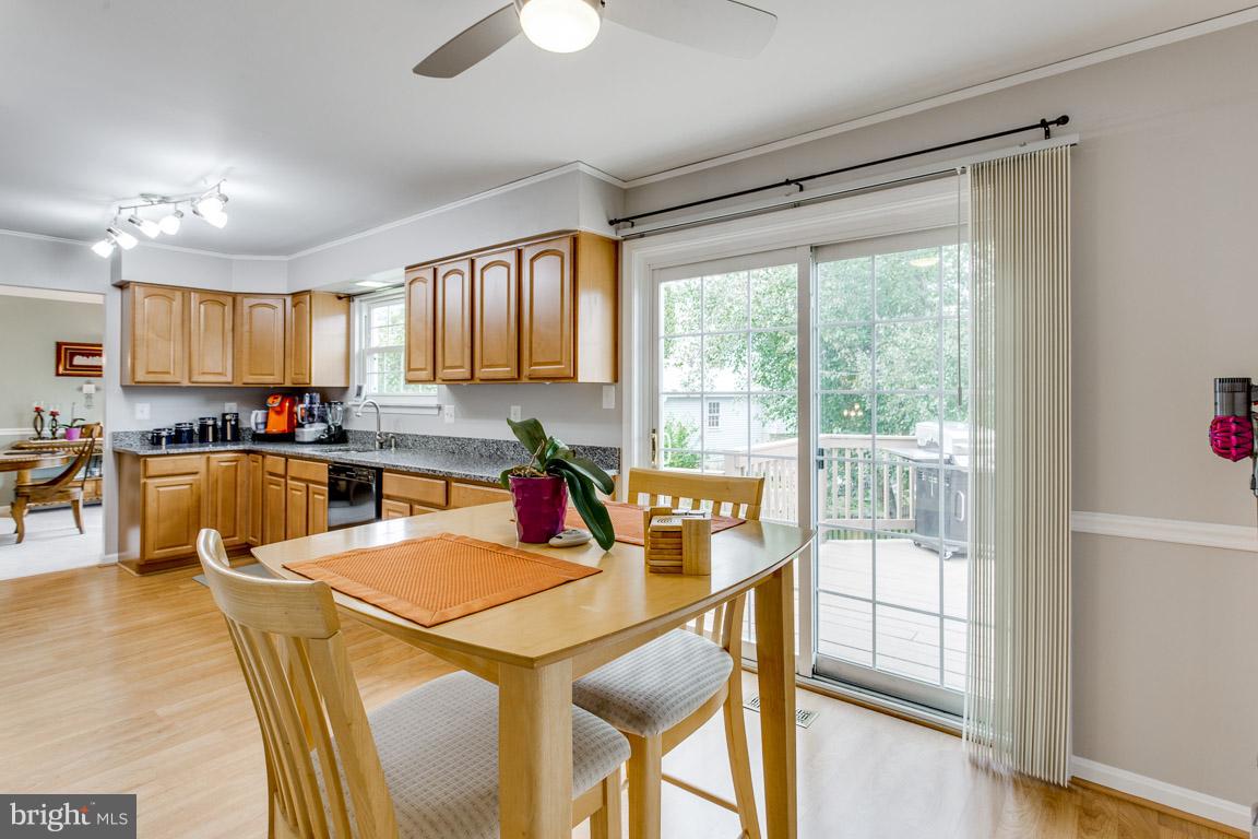 4338 Cub Run Road Chantilly, VA 20151 - Photo 12 of 27 Large eat-in space and additional access to deck