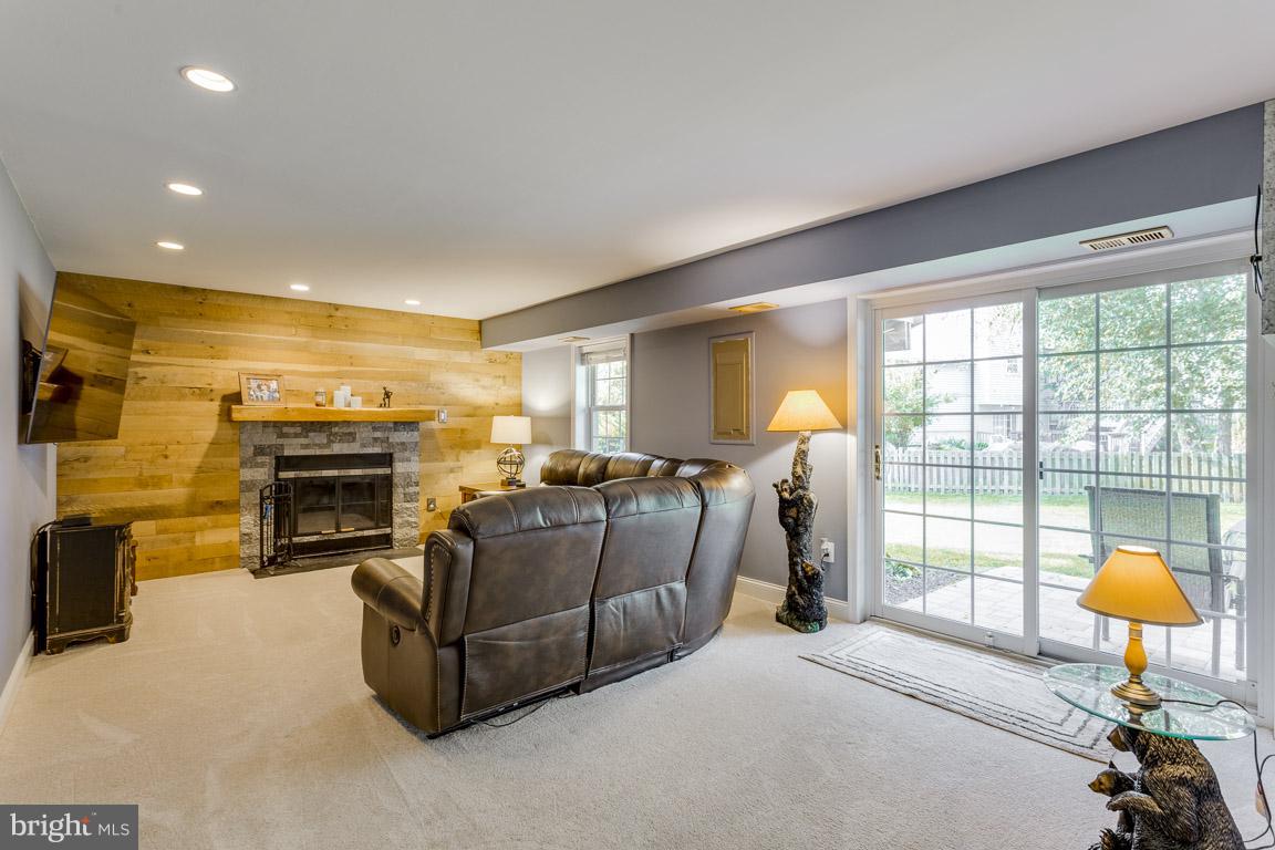 4338 Cub Run Road Chantilly, VA 20151 - Photo 18 of 27 Family room with patio access and natural light