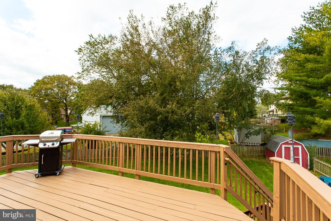 4338 Cub Run Road Chantilly, VA 20151 - Photo 23 of 27 Large deck overlooking mature landscaping