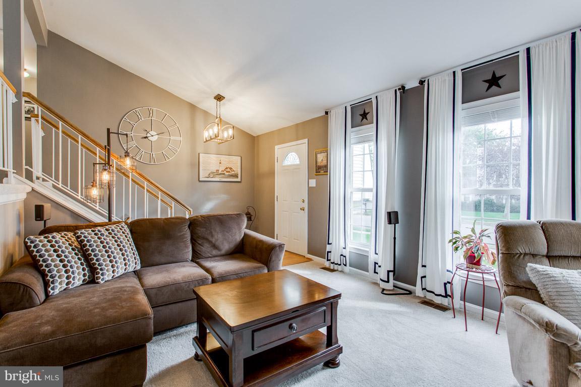 4338 Cub Run Road Chantilly, VA 20151 - Photo 4 of 27 Living room offers tons of natural light
