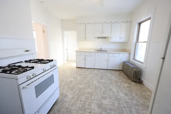 $2,600 | 31 June Street, Unit 2, Boston, MA 02131