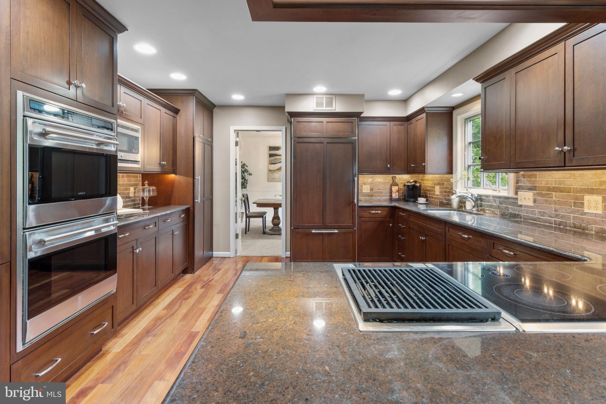 994 Roelofs Road Yardley, PA 19067 - Photo 4 of 34 Renovated kitchen w high-end appliances