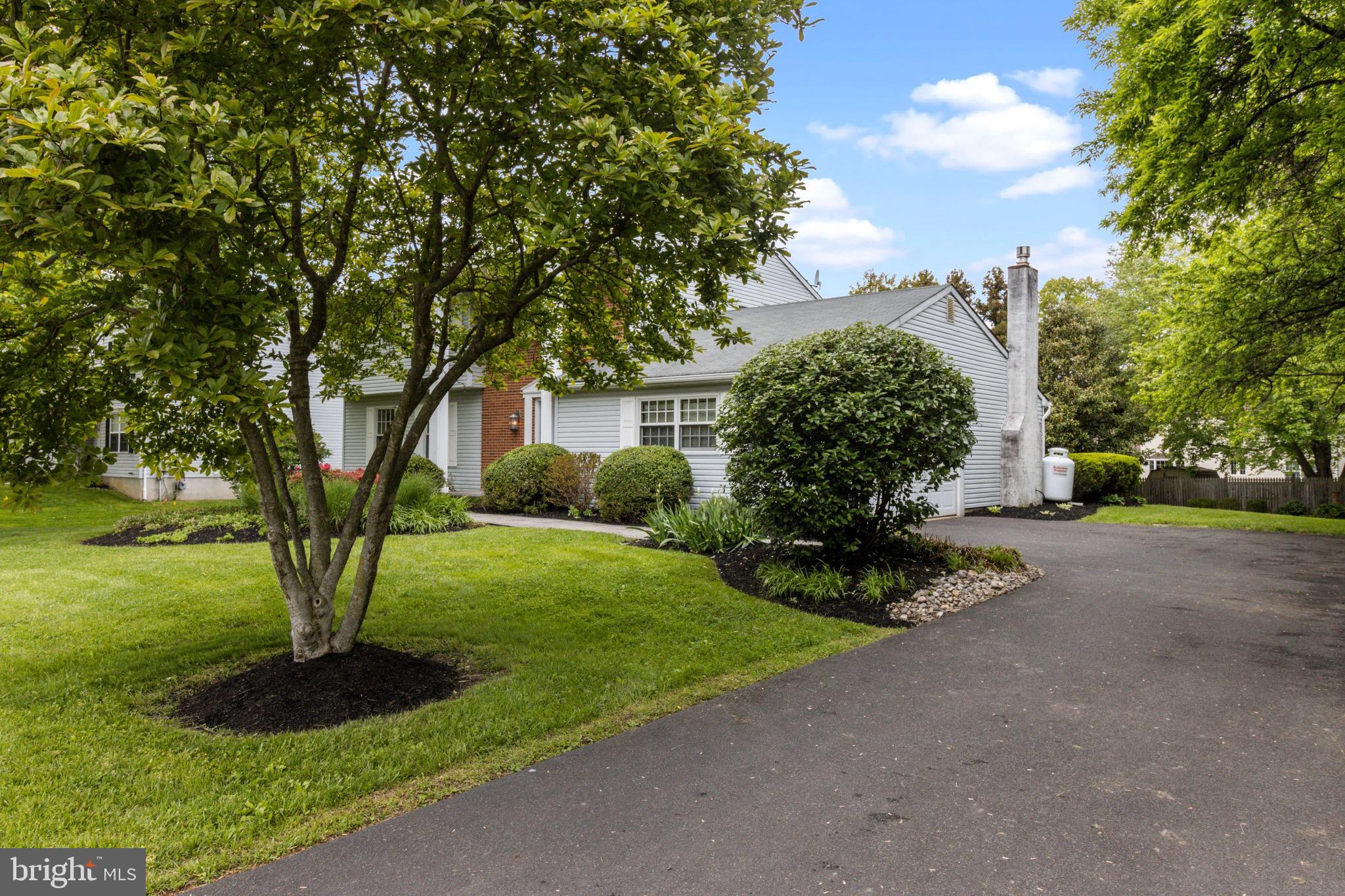 994 Roelofs Road Yardley, PA 19067 - Photo 34 of 34 Driveway