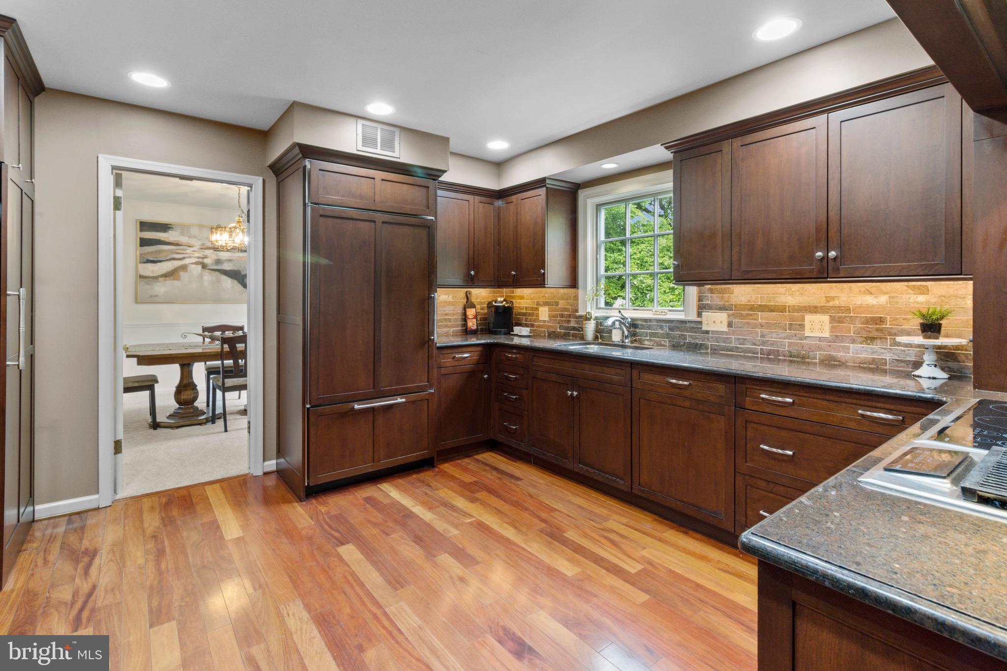 994 Roelofs Road Yardley, PA 19067 - Photo 6 of 34 Subzero refrigerator