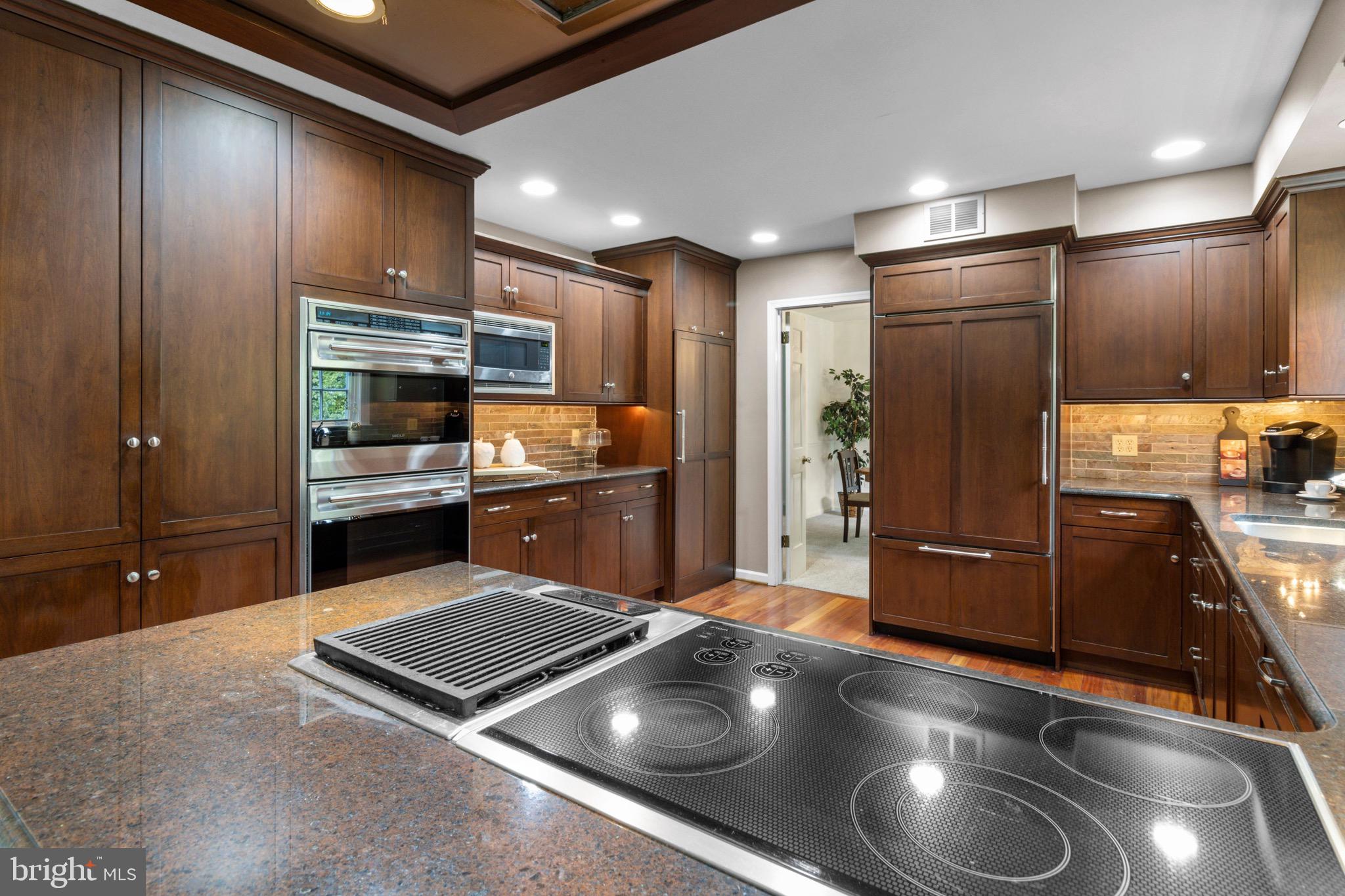 994 Roelofs Road Yardley, PA 19067 - Photo 7 of 34 Renovated kitchen w high-end appliances