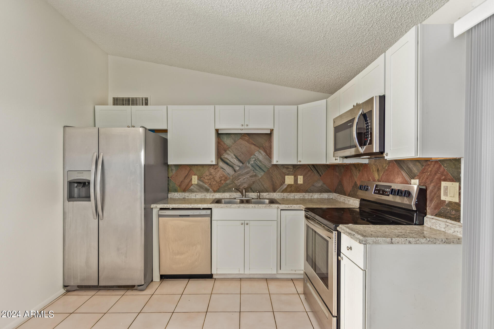 6711 West Osborn Road, Unit 111 Phoenix, AZ 85033 - Photo 12 of 27 0013-13 - Osborn