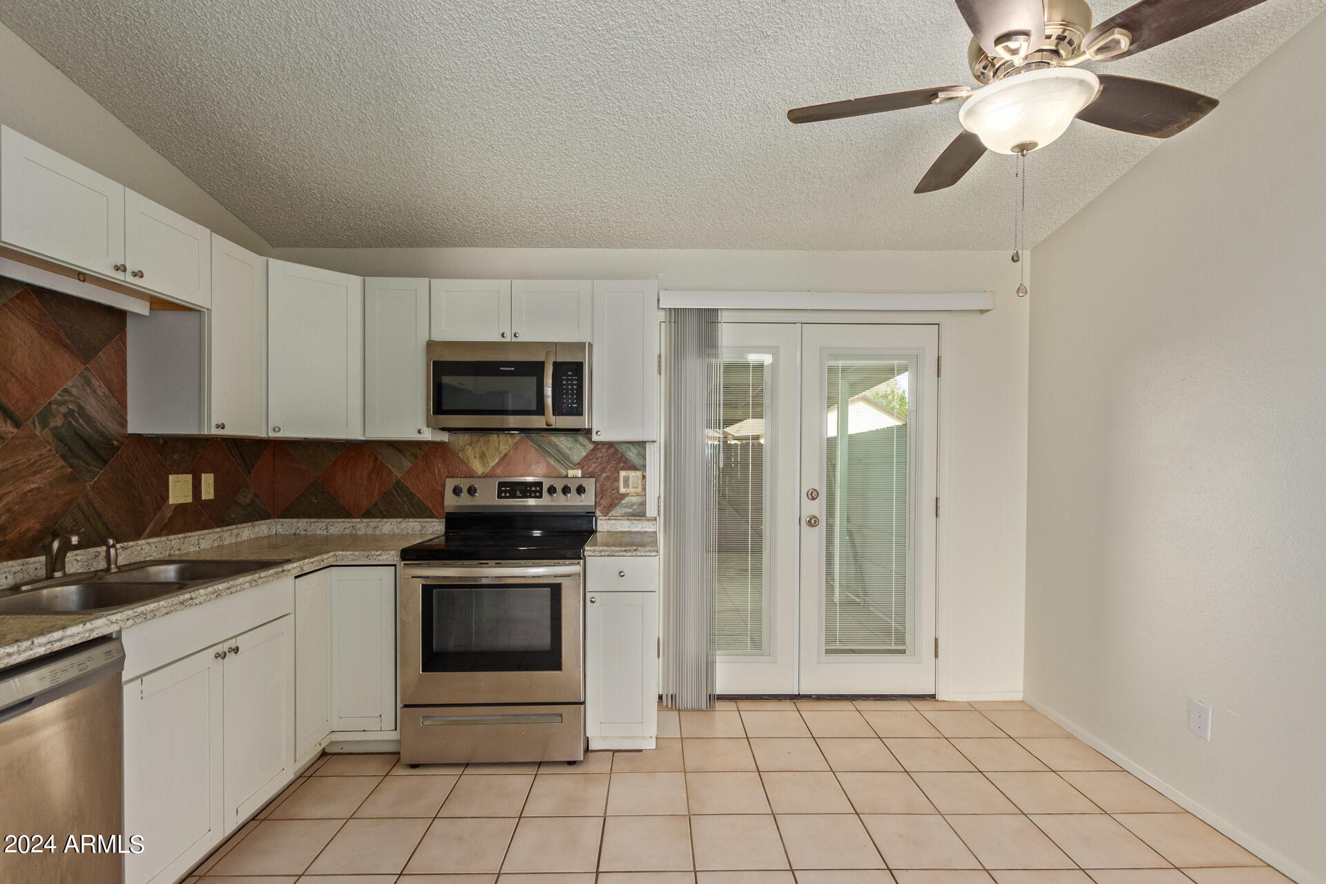 6711 West Osborn Road, Unit 111 Phoenix, AZ 85033 - Photo 13 of 27 0014-14 - Osborn