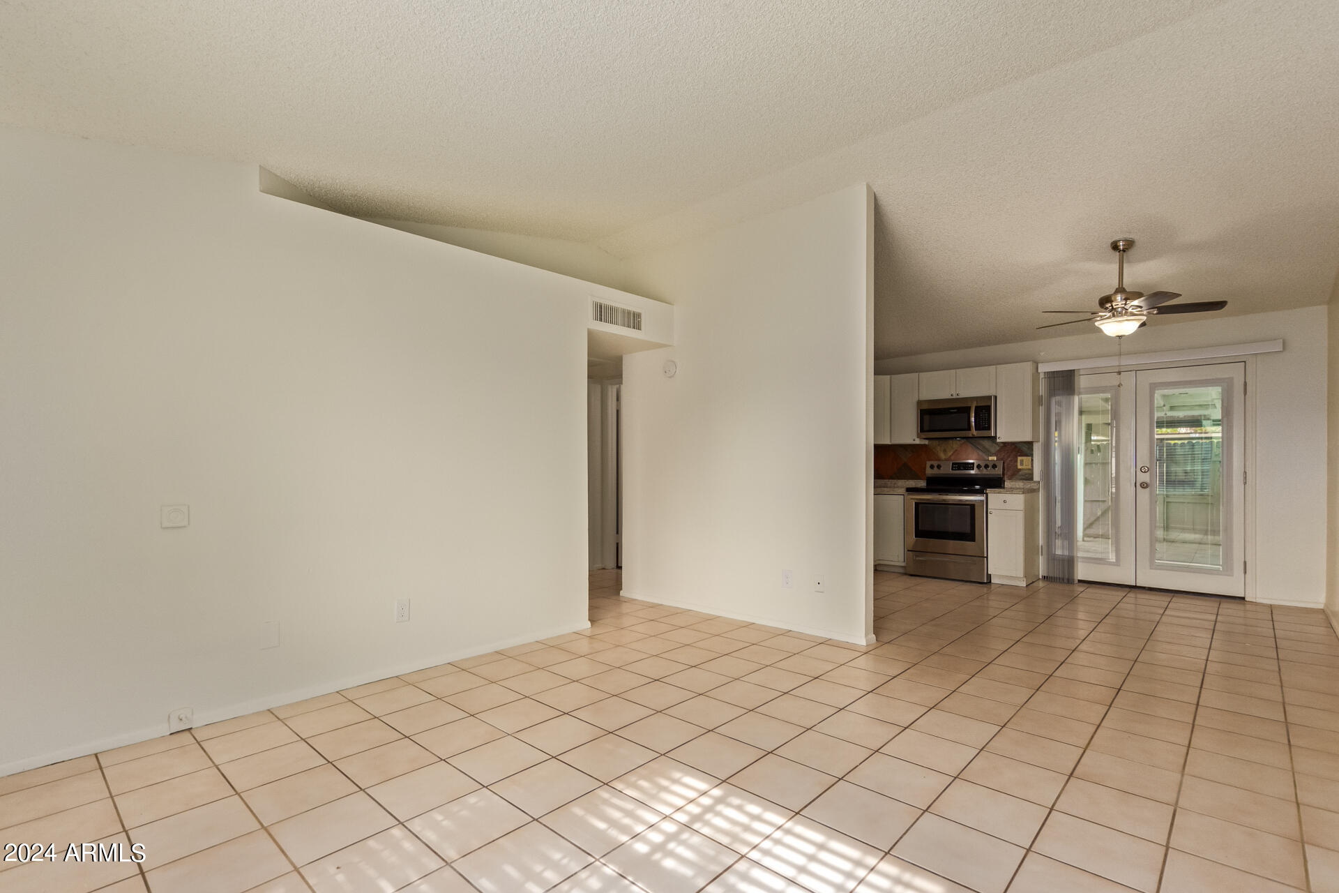 6711 West Osborn Road, Unit 111 Phoenix, AZ 85033 - Photo 8 of 27 0009-09 - Osborn