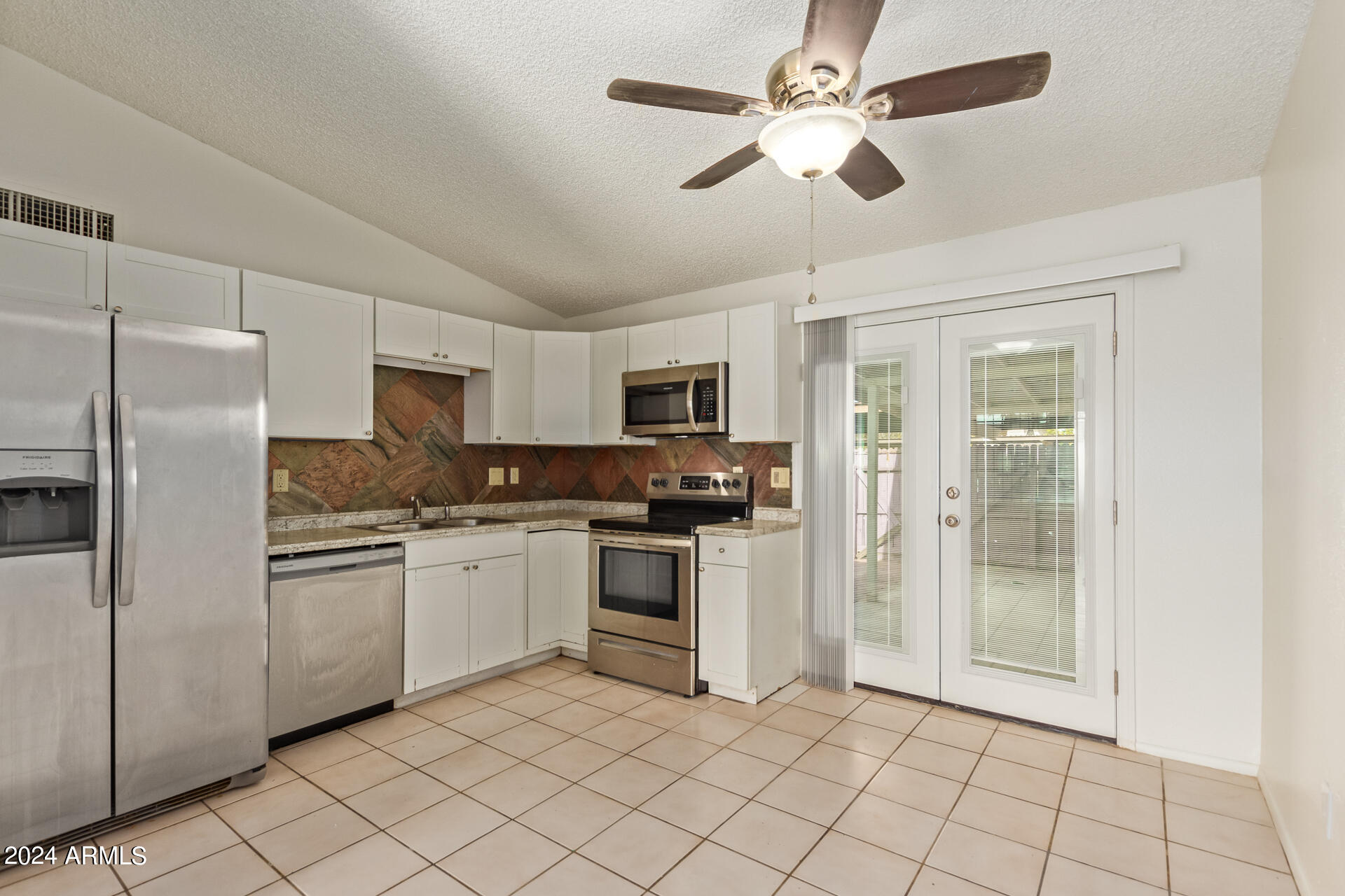 6711 West Osborn Road, Unit 111 Phoenix, AZ 85033 - Photo 10 of 27 0011-11 - Osborn