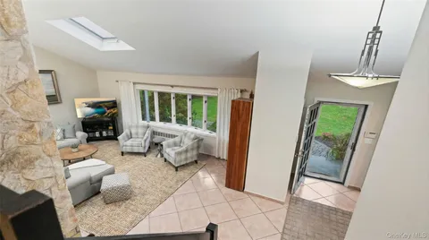 $1,299,990 | 25 Surry Hill Place, Huntington, NY 11743