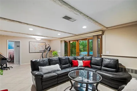 $1,299,990 | 25 Surry Hill Place, Huntington, NY 11743