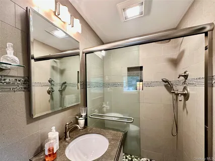 $1,299,990 | 25 Surry Hill Place, Huntington, NY 11743