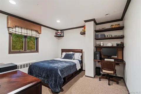 $1,299,990 | 25 Surry Hill Place, Huntington, NY 11743