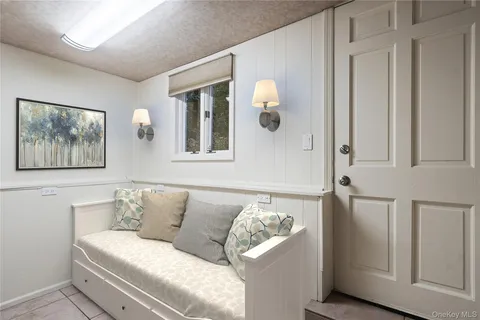 $1,299,990 | 25 Surry Hill Place, Huntington, NY 11743