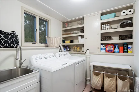 $1,299,990 | 25 Surry Hill Place, Huntington, NY 11743