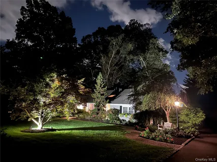 $1,299,990 | 25 Surry Hill Place, Huntington, NY 11743