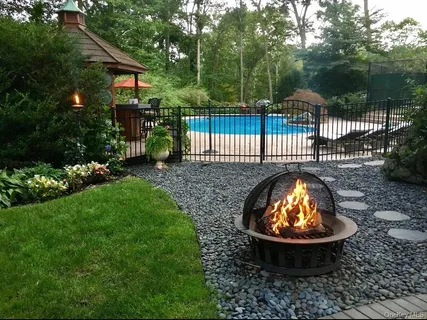 $1,299,990 | 25 Surry Hill Place, Huntington, NY 11743