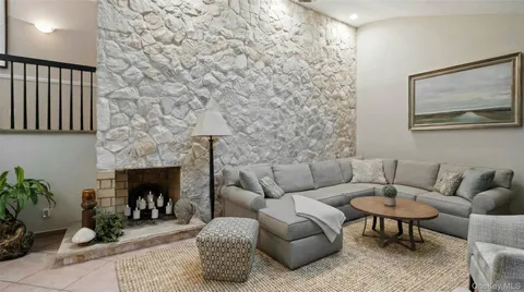 $1,299,990 | 25 Surry Hill Place, Huntington, NY 11743