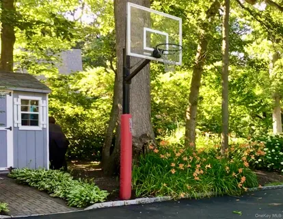 $1,299,990 | 25 Surry Hill Place, Huntington, NY 11743