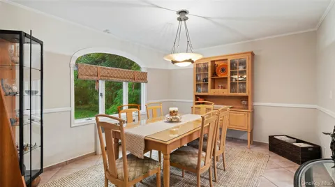 $1,299,990 | 25 Surry Hill Place, Huntington, NY 11743