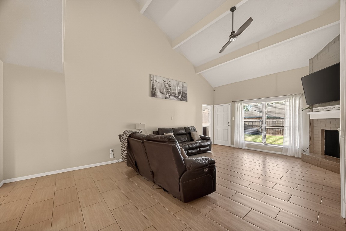 555 Shealy Street Houston, TX 77598 - Photo 9 of 41