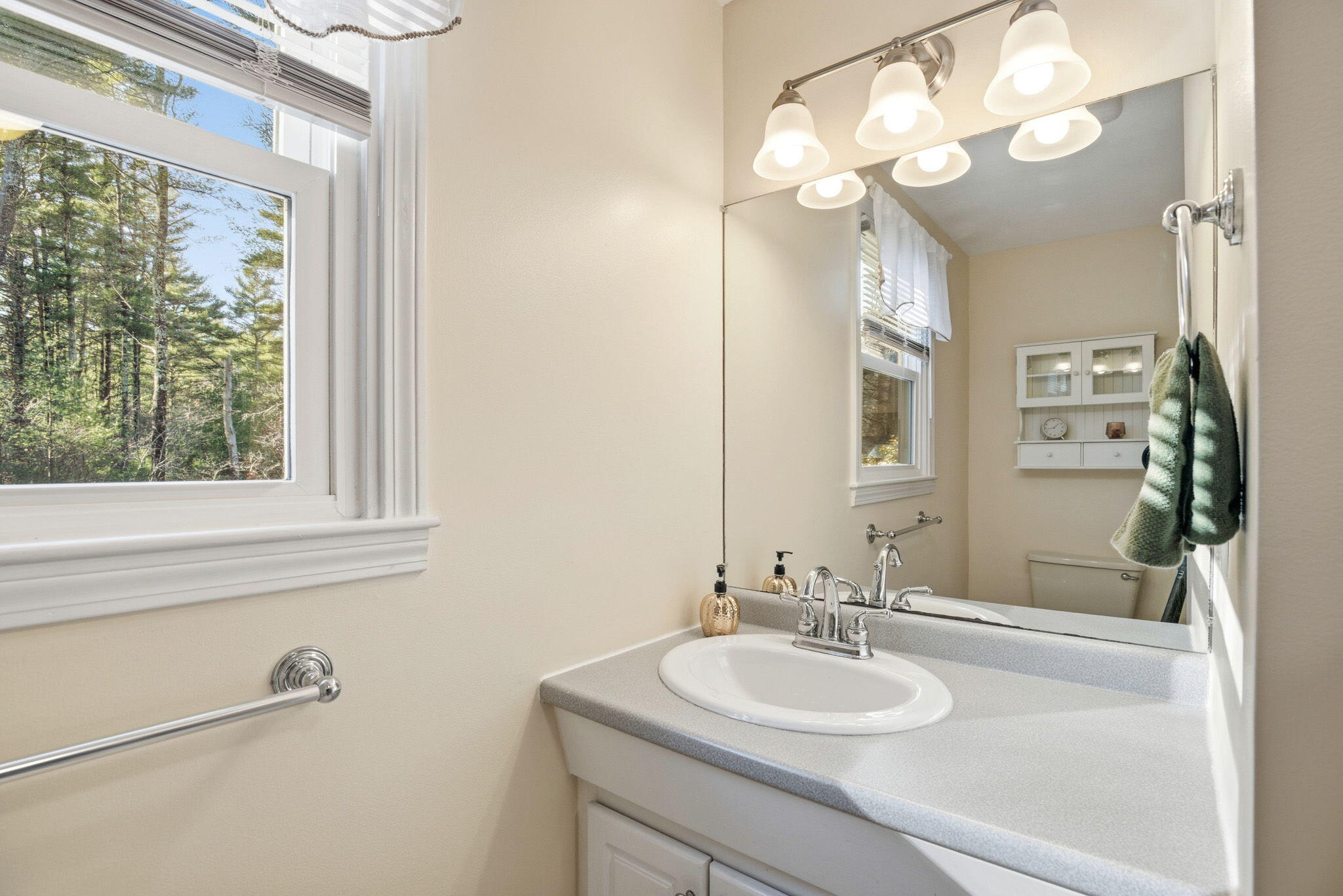 113 Farmersville Road Sandwich, MA 02563 - Photo 12 of 23 113 first bath
