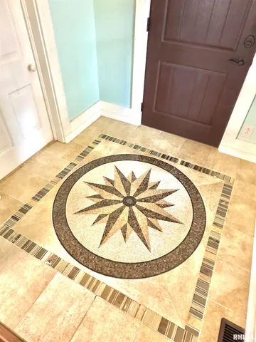 $375,000 | 521 North Locust Street, Flora, IL 62839