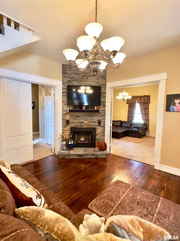 $375,000 | 521 North Locust Street, Flora, IL 62839