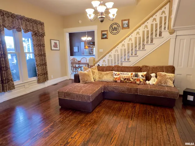 $375,000 | 521 North Locust Street, Flora, IL 62839