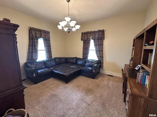 $375,000 | 521 North Locust Street, Flora, IL 62839