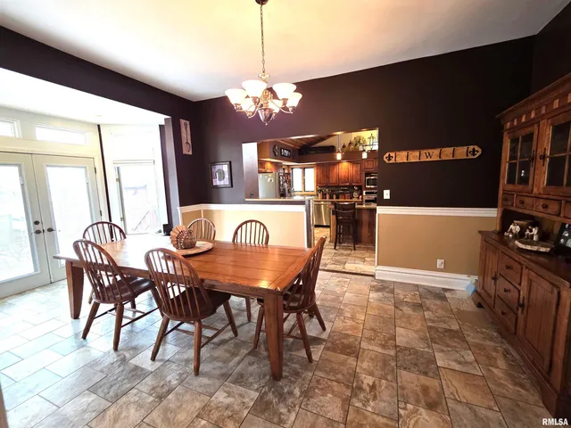 $375,000 | 521 North Locust Street, Flora, IL 62839