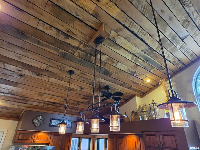 $375,000 | 521 North Locust Street, Flora, IL 62839