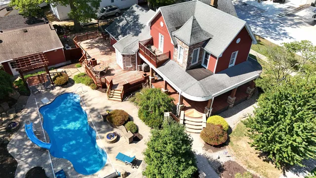 $375,000 | 521 North Locust Street, Flora, IL 62839