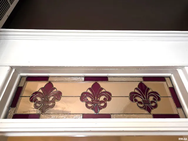 $375,000 | 521 North Locust Street, Flora, IL 62839