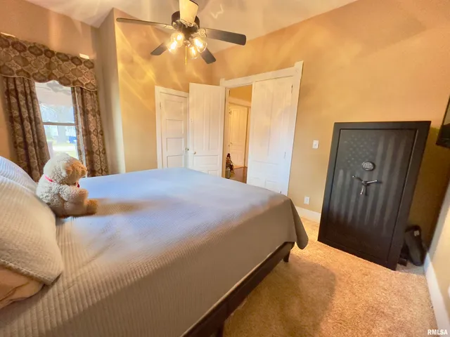 $375,000 | 521 North Locust Street, Flora, IL 62839