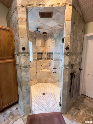 $375,000 | 521 North Locust Street, Flora, IL 62839