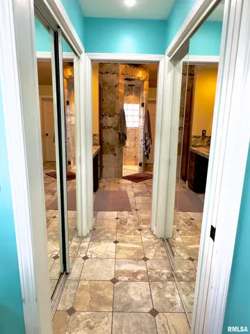 $375,000 | 521 North Locust Street, Flora, IL 62839