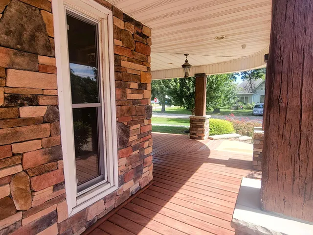 $375,000 | 521 North Locust Street, Flora, IL 62839