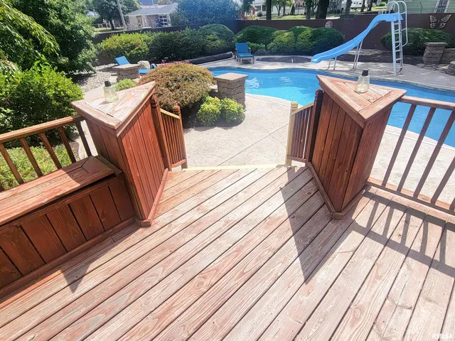 $375,000 | 521 North Locust Street, Flora, IL 62839