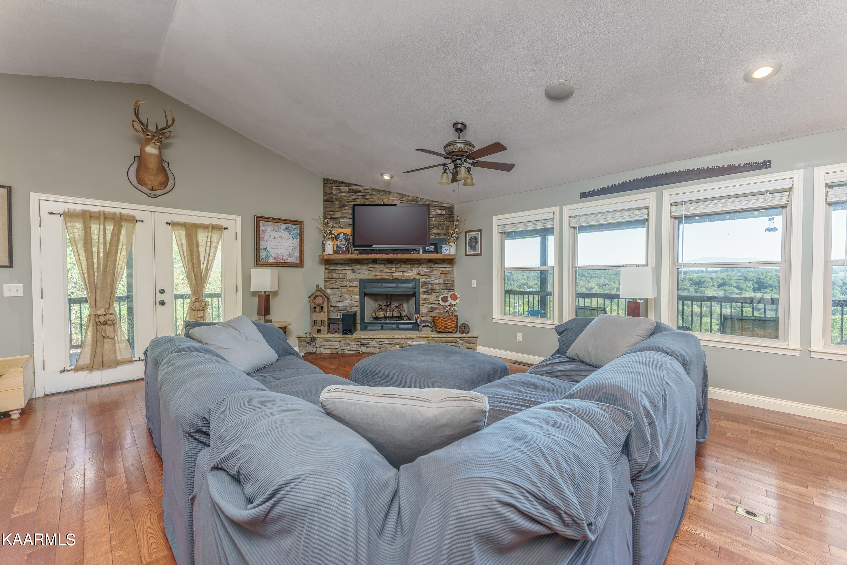 1602 Rays Gap Road Seymour, TN 37865 - Photo 3 of 36 living 1