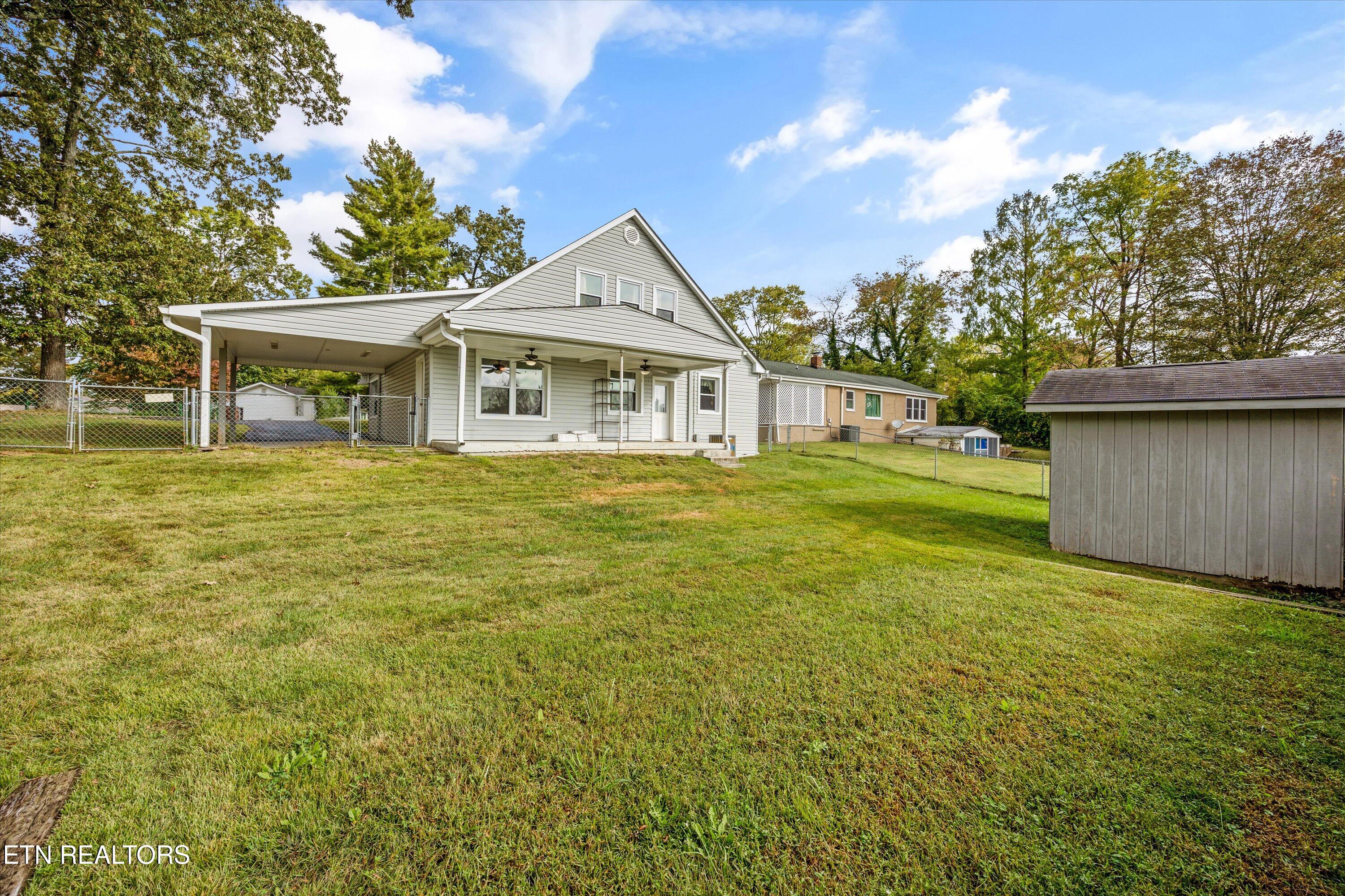 112 Nasson Lane Oak Ridge, TN 37830 - Photo 3 of 20 0400